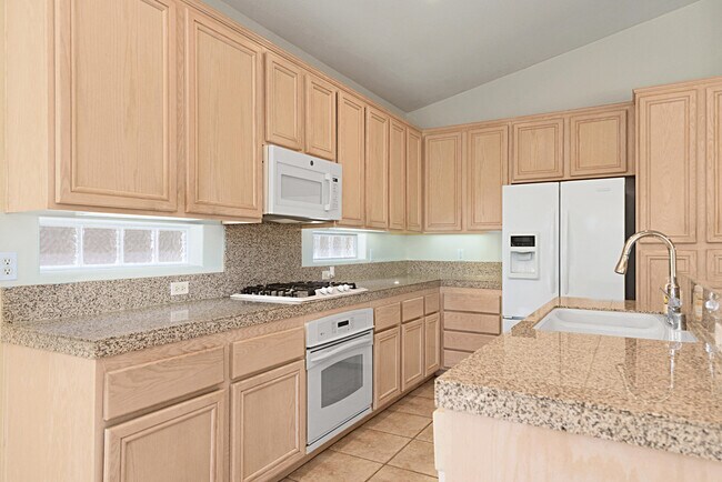 Building Photo - 79851 Carmel Valley Ave