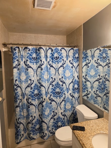 Building Photo - 528 Camrose Dr