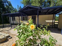 Building Photo - Charming 3-bedroom, 2-bathroom house locat...