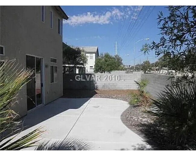 Building Photo - 3874 Rugen Ave