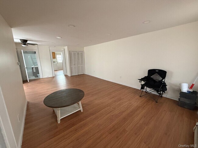 Building Photo - 152 Oliver Ave