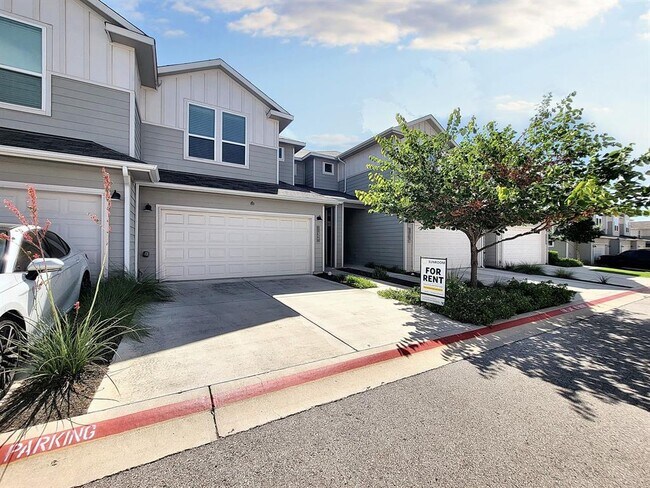 Building Photo - 11321 Gadsen Ln