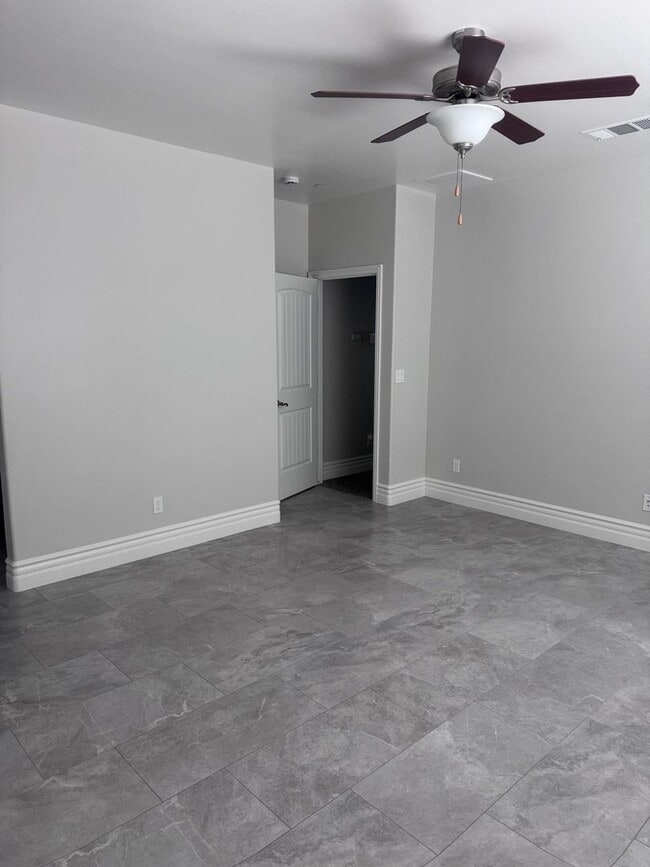 Building Photo - $500.00-Move In Special | Gossamer Grove, Shafter