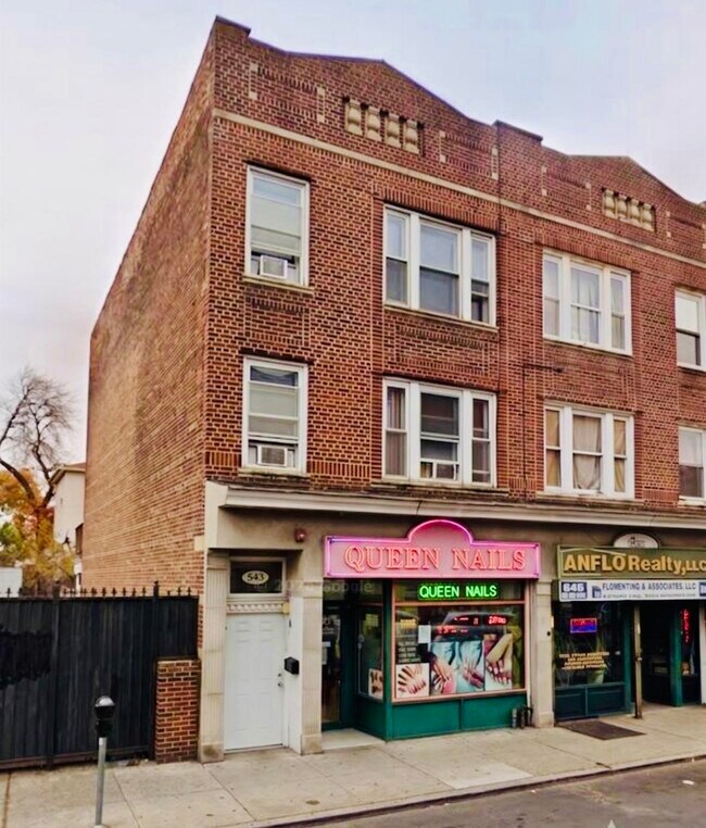 Building Photo - 543 West Side Ave
