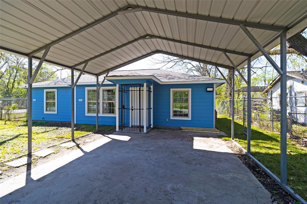 Building Photo - 7652 Teesdale Dr