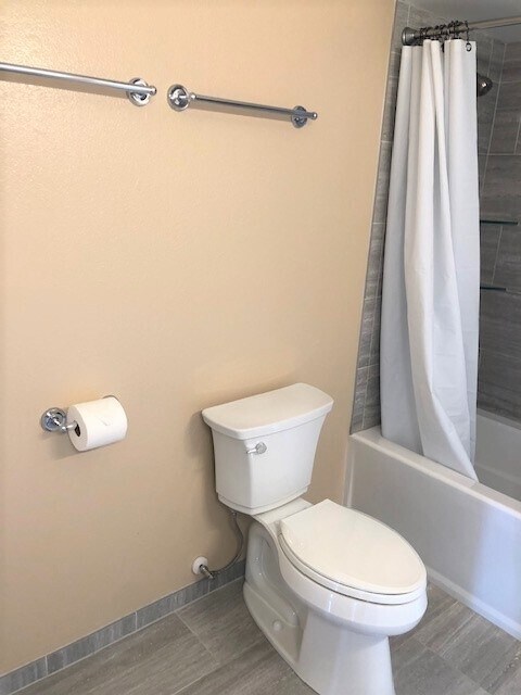 Master Bath c - 240 S Broadway