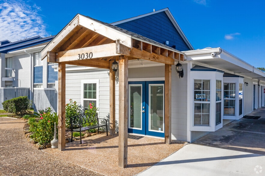Leasing Office - Delta Residence