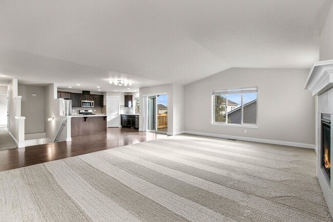 Building Photo - Bring the DOG!  Beautiful Like New NE 4 Bd...