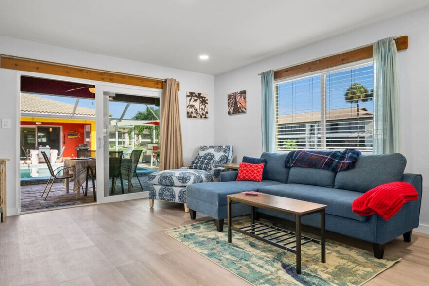 Building Photo - 1019 SE 40th St