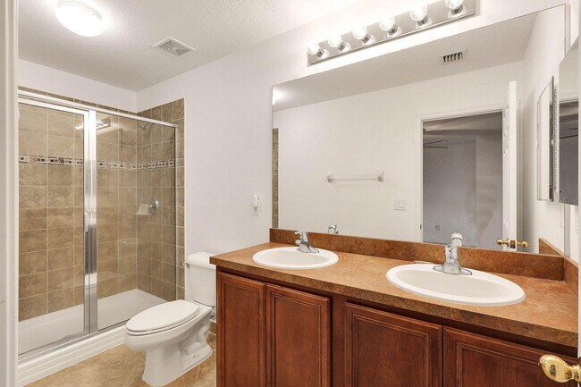 Building Photo - 2988 SE Lexington Lakes Dr