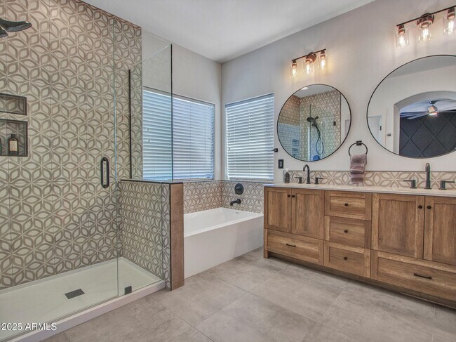 Building Photo - 4326 W Kenai Dr