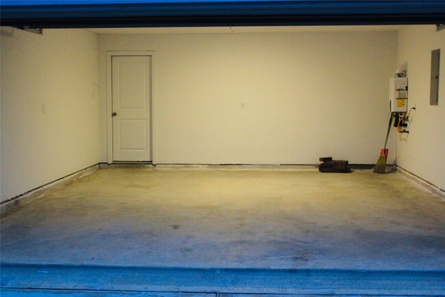 Building Photo - 1646 Gardenia Grv Ln