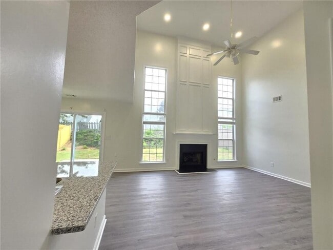 Building Photo - 4010 Ridgefair Dr