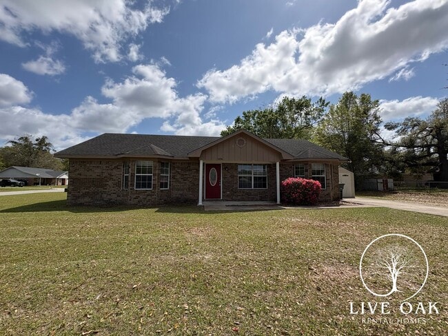 Building Photo - MOVE IN SPECIAL: $500 OFF 1ST MONTH'S RENT!**