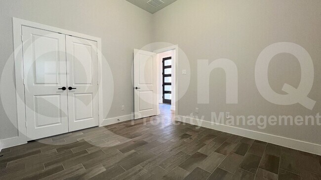 Building Photo - 6300 Mulberry Creek Ln