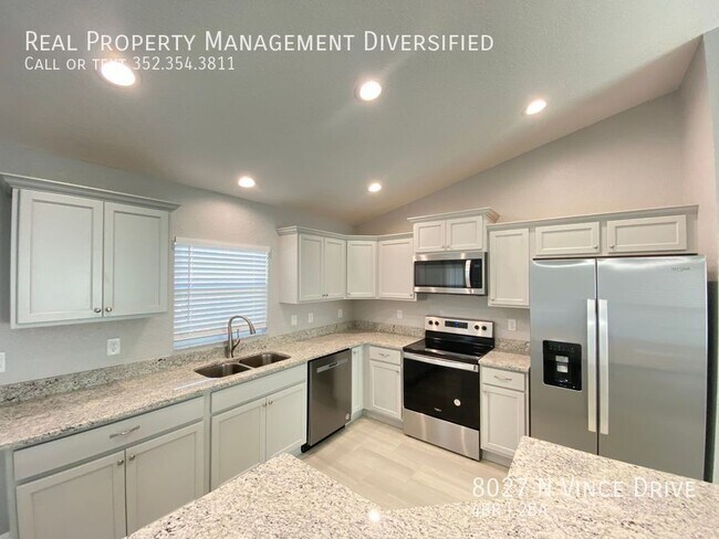 Building Photo - 8027 N Vince Dr
