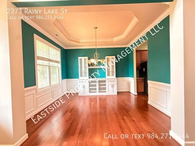 Building Photo - 2373 Rainy Lake St
