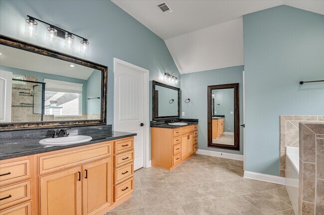 Building Photo - Home For Rent: 765 Mural Lake Ct Grovetown...