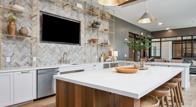 Building Photo - 1301 Leah Ave