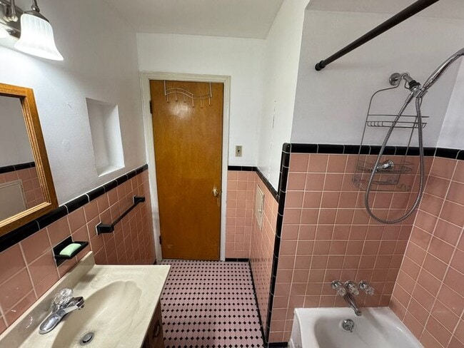 Building Photo - 21029 Blackmar Ave