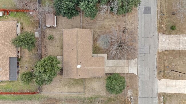 Building Photo - 2602 Peach Tree Ln