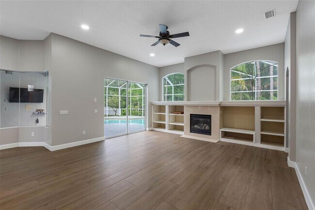 Building Photo - 16750 Ivy Lake Dr