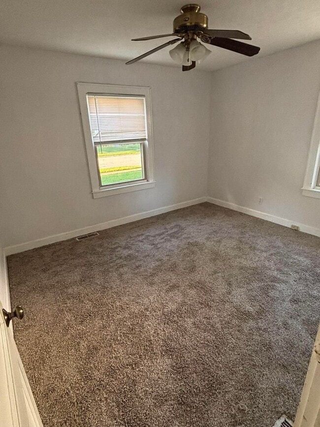 Building Photo - 3 bed 1 bath