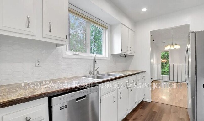 Building Photo - 4202 Pinnacle Cir