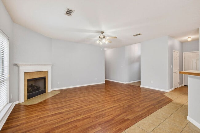 Building Photo - 10277 English Manor Dr