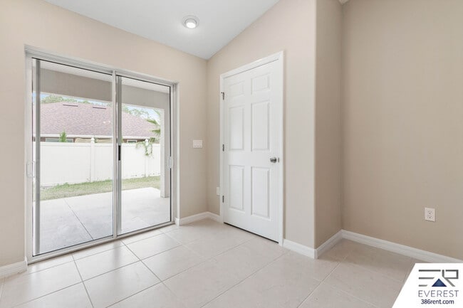 Building Photo - 16 Squanto Pl