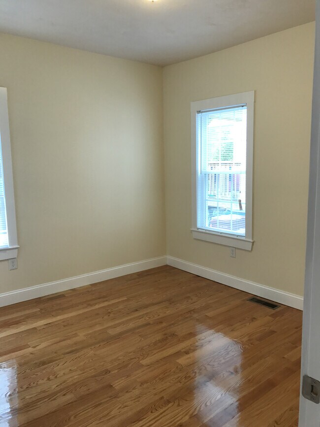 Building Photo - 14-16 Phillips Street