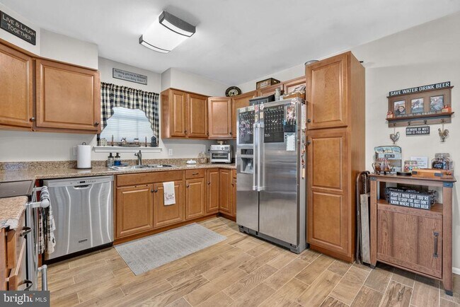 Building Photo - 8805 Rosanne Ct