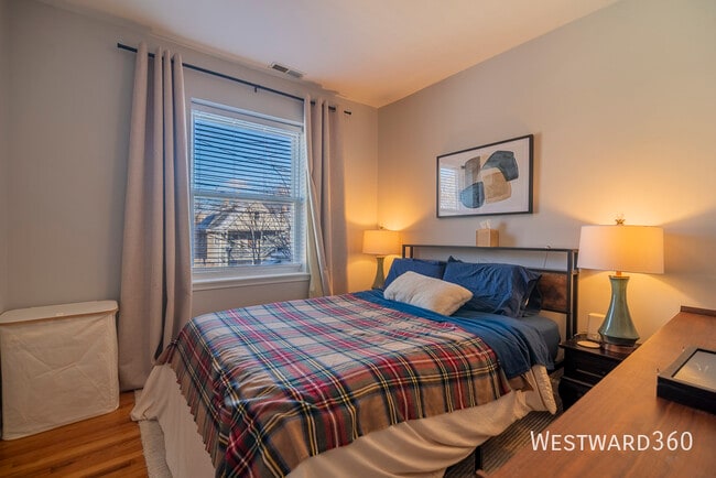 Building Photo - 2209 N Drake-1