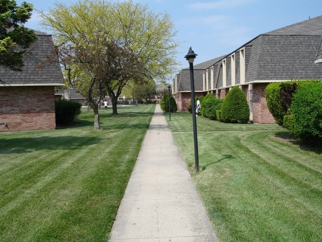 Building Photo - Englewood Villas & Residences