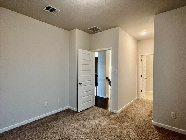 Building Photo - 23707 Montclair Forest Trl