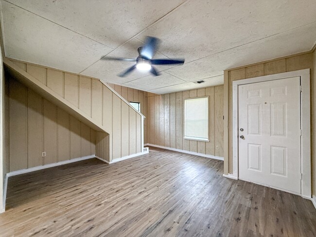 Building Photo - 272 Schmucks Rd