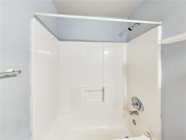 Building Photo - 264 Grandview Cir