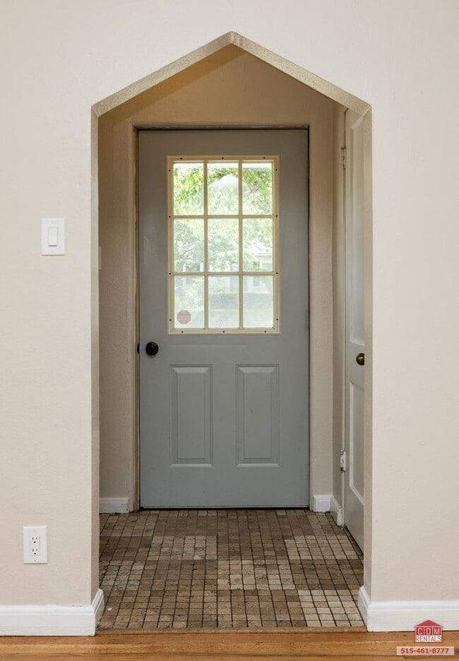 Building Photo - Lovely Ranch Home