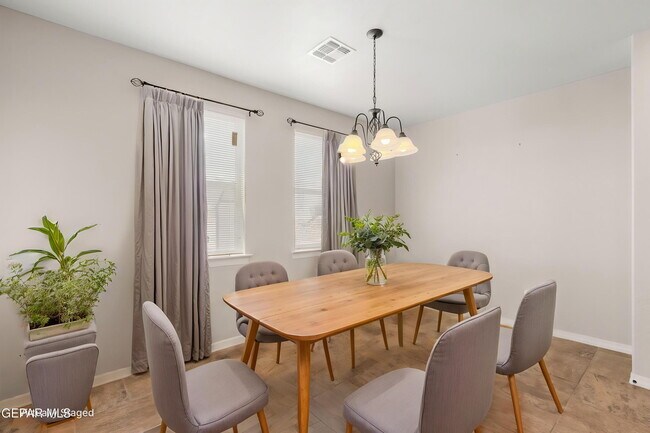 Building Photo - 12664 Azulejos St