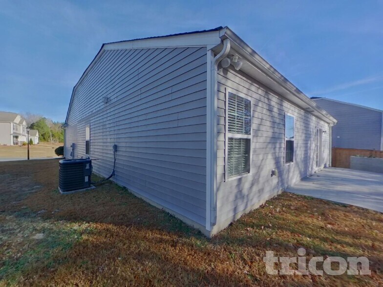 Building Photo - 4296 Tucker Chase Drive