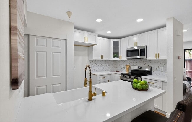 Building Photo - 199 E Warren Common