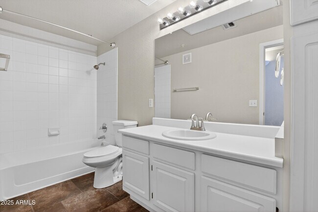 Building Photo - 5401 E Van Buren St