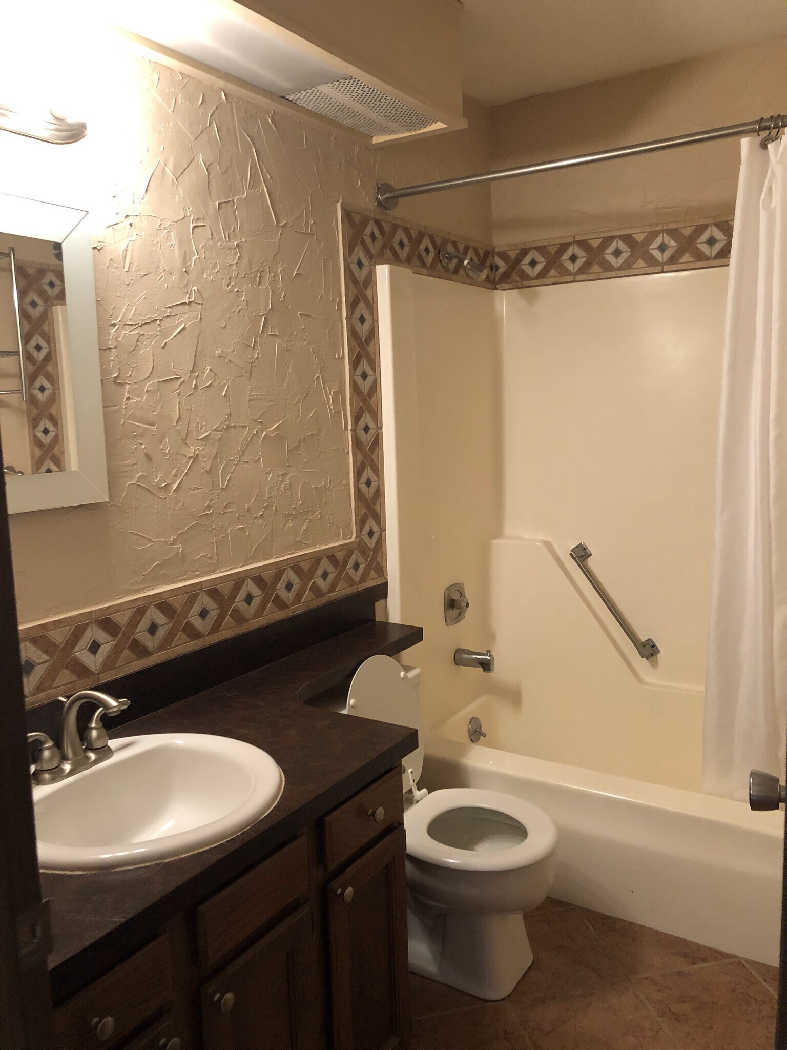 Building Photo - 2094 Fox Hollow Dr