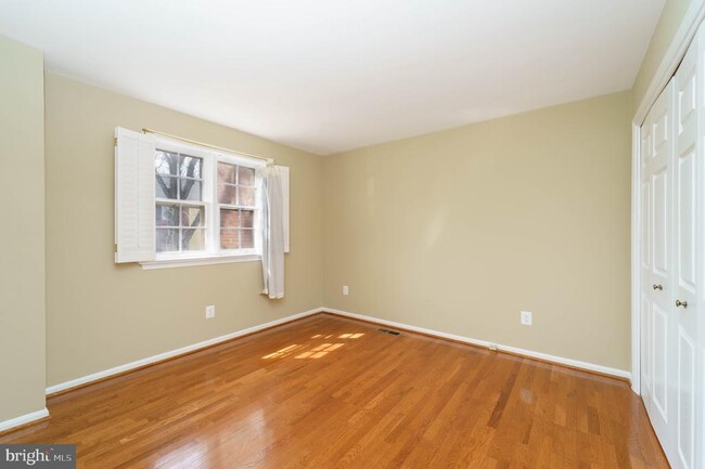 Building Photo - 6746 Hillandale Rd