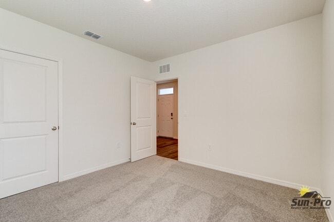 Building Photo - 4240 Acoma Dr