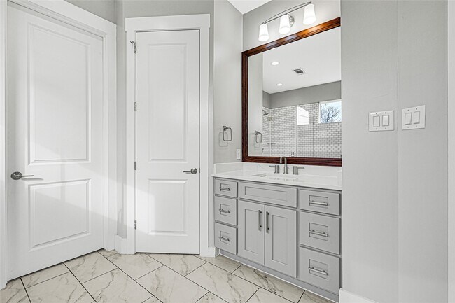 Building Photo - 4506 Hardy St