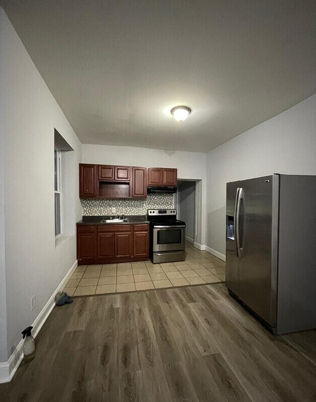 Building Photo - 628 N 55th St