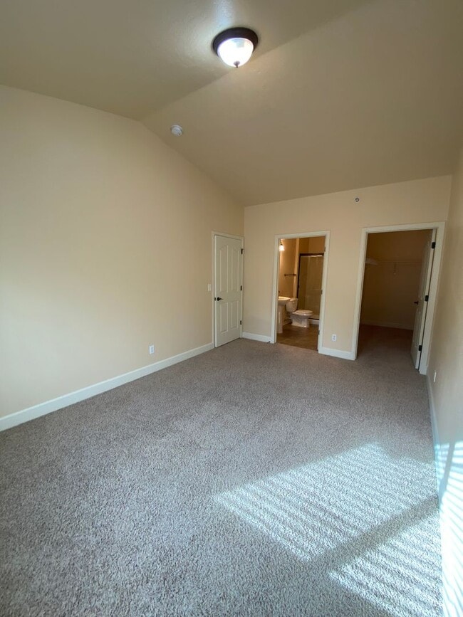 Building Photo - PHEASANT RUN CONDO (PR#37)