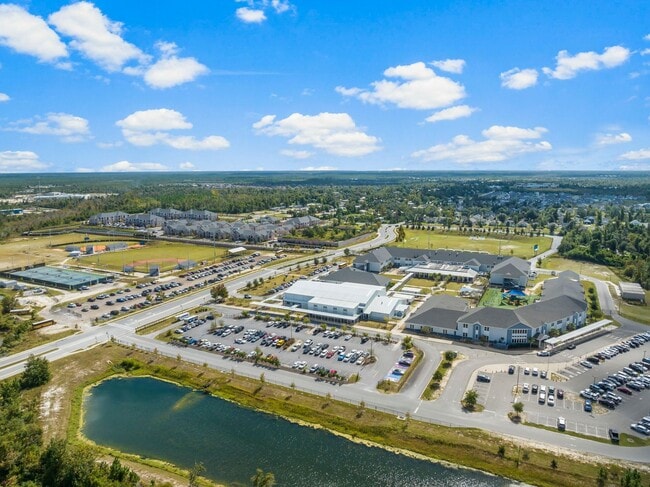 Building Photo - For Lease - Executive 3 BR/2 BA Home by No...