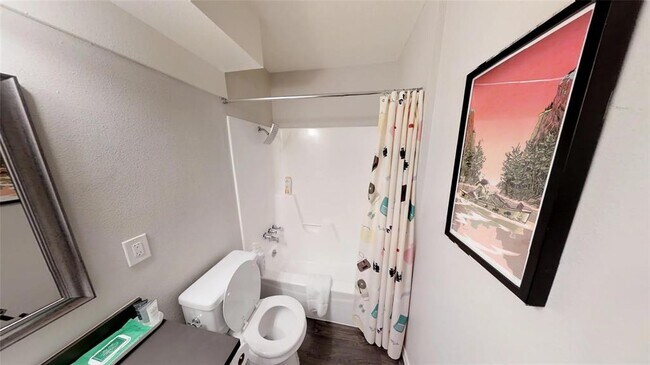 Building Photo - 1117 Hollow Creek Dr